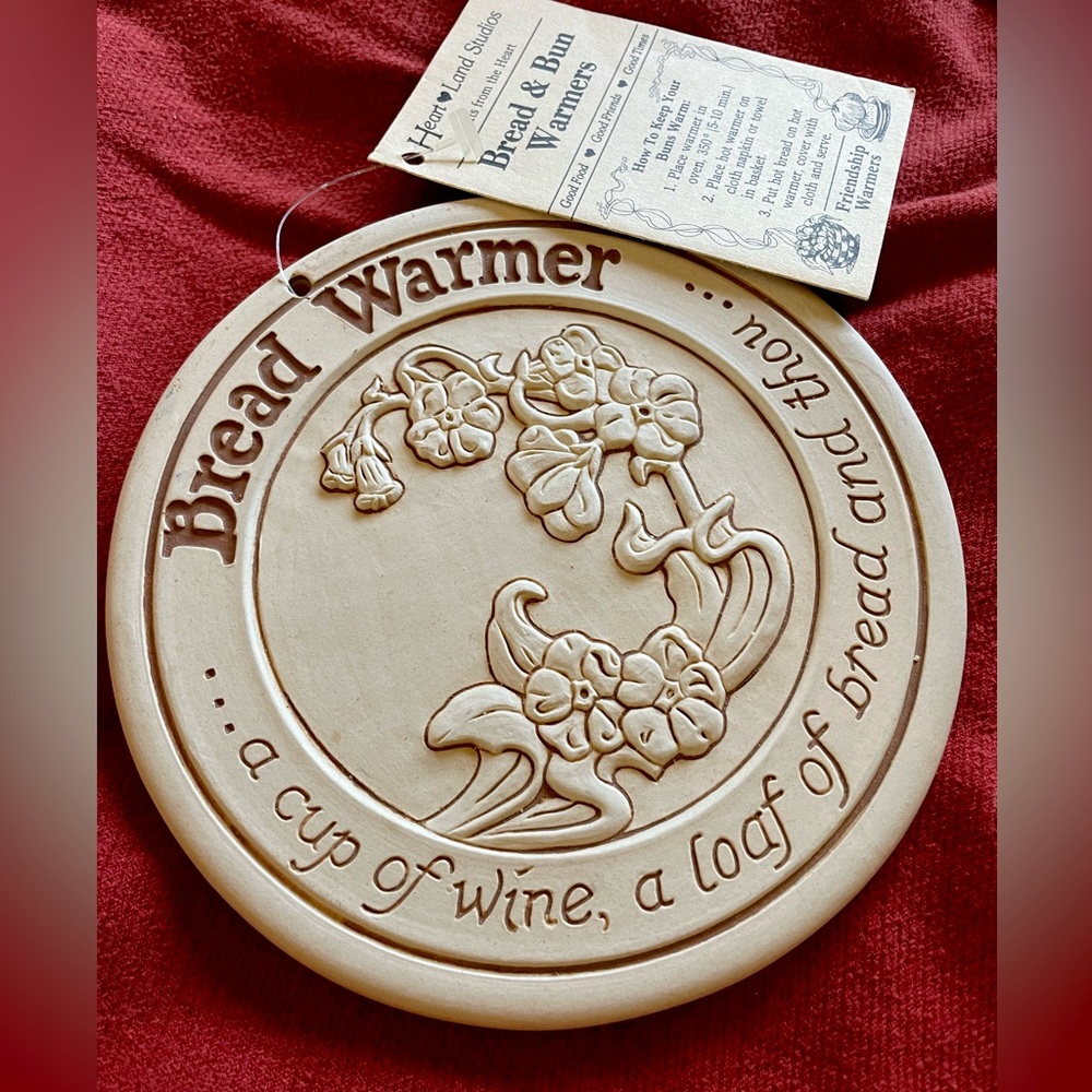 Vintage Heart Land Studios Bread & Bun Warmer NWT